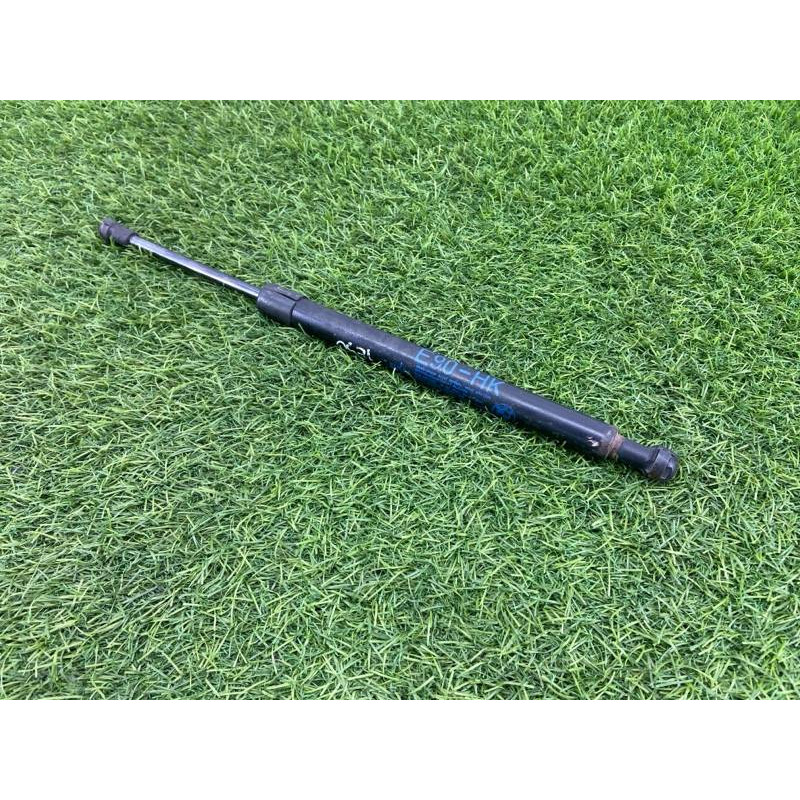 Амортизатор багажника (кузов и элементы) BMW 3-series E90 2006 N46B20 51247250308