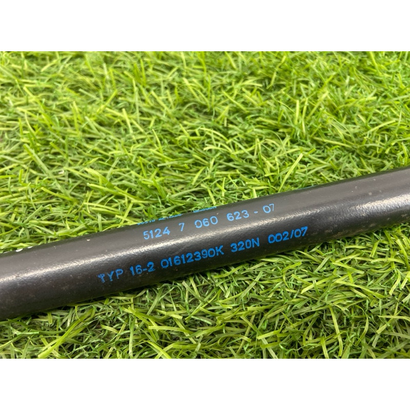 Амортизатор багажника (кузов и элементы) BMW 3-series E90 2006 N46B20 51247250308