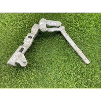 Петля капота