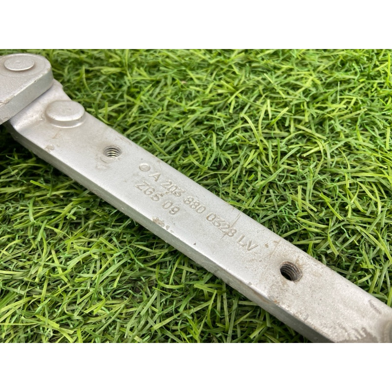 Петля капота (кузов и элементы) Mercedes-Benz C-class W203 1.8 M111.951 A2038800328