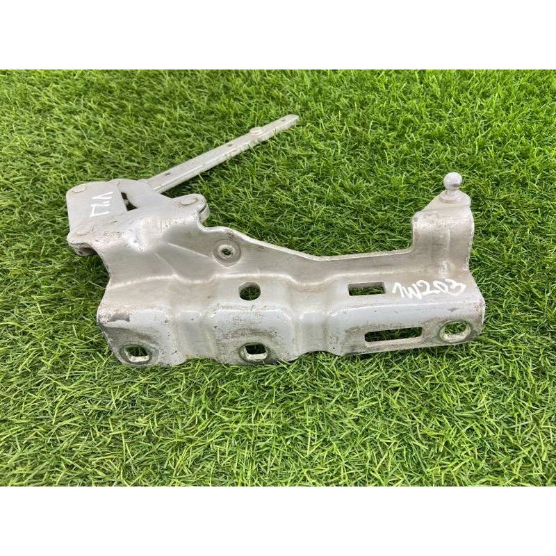 Петля капота (кузов и элементы) Mercedes-Benz C-class W203 1.8 M111.951 A2038800328