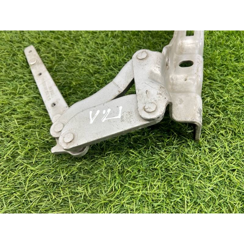 Петля капота (кузов и элементы) Mercedes-Benz C-class W203 1.8 M111.951 A2038800328