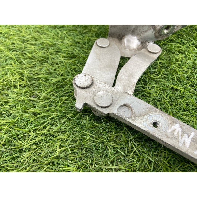 Петля капота (кузов и элементы) Mercedes-Benz C-class W203 1.8 M111.951 A2038800328