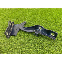 Петля капота