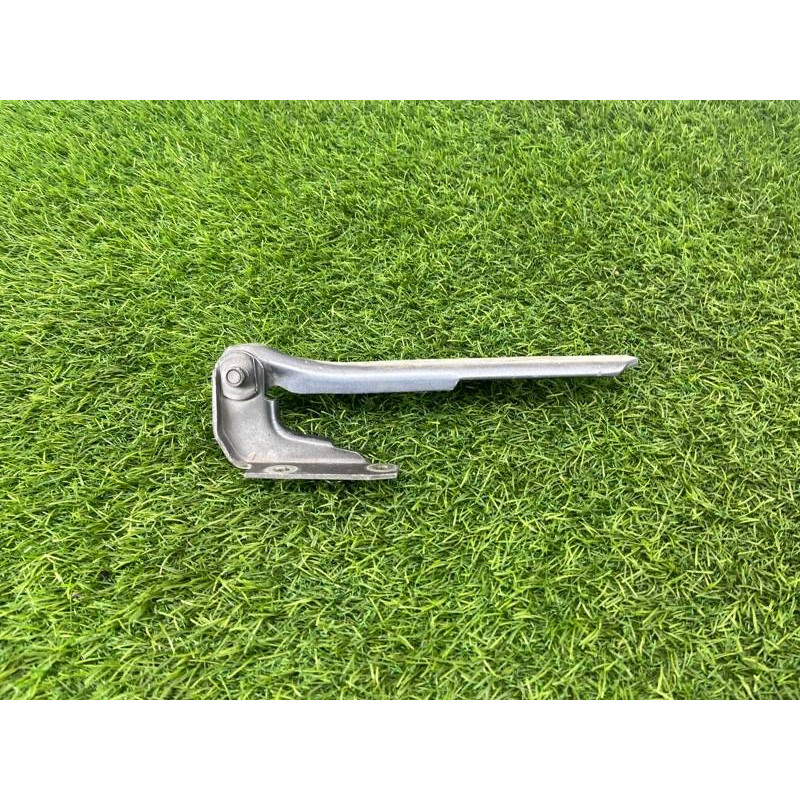 Петля капота (кузов и элементы) AUDI A6 C5 2001 2.5 AKE 4B0823302D