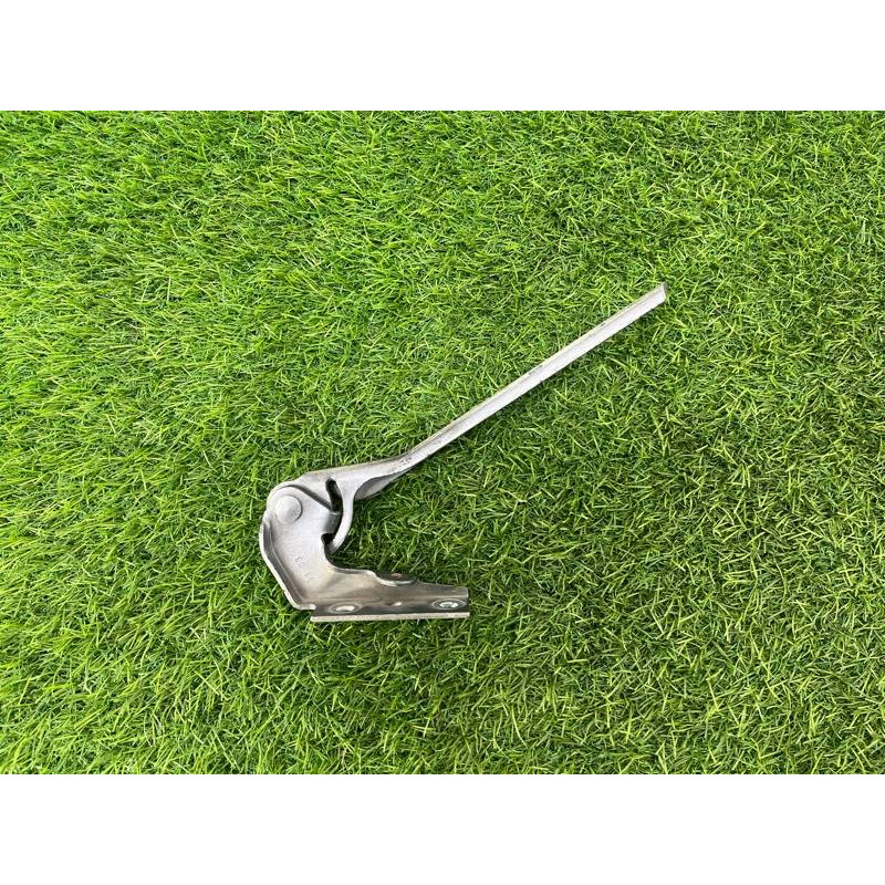 Петля капота (кузов и элементы) Volkswagen Passat B5 2003 2.5 AKN 3B0823302A