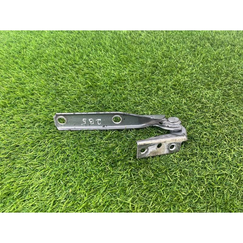 Петля капота (кузов и элементы) Volkswagen Passat B5 2003 2.5 AKN 3B0823302A