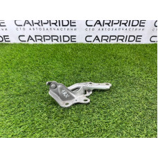 Петля капота