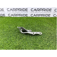 Петля капота