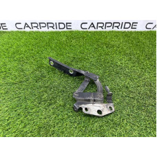 Петля капота