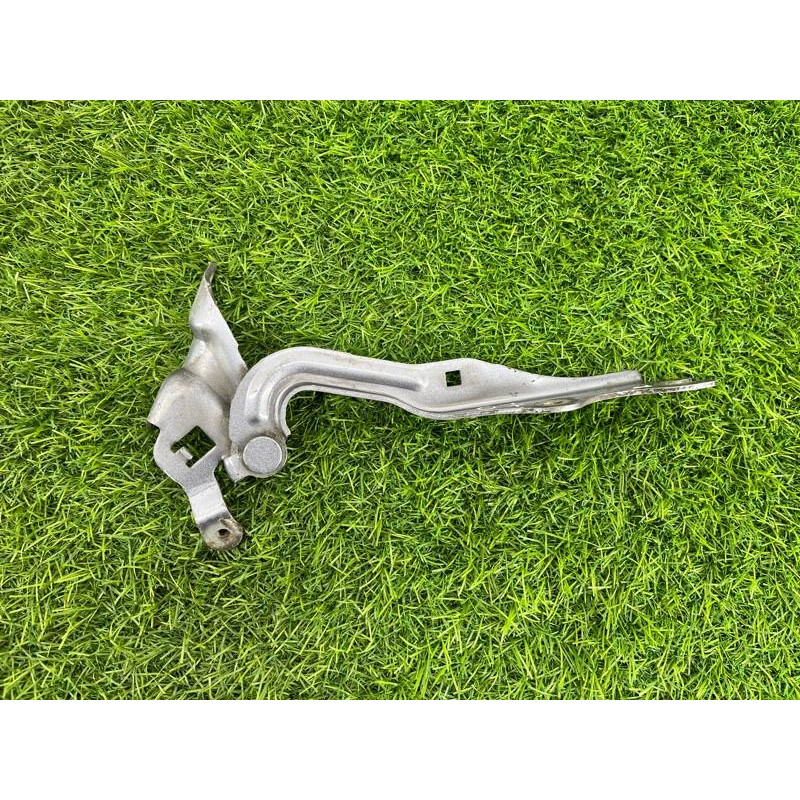 Петля капота (кузов и элементы) Mazda 6 GG 2004 2.0 RF5 GJ6A52410A