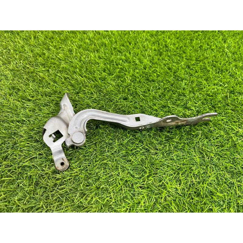 Петля капота (кузов и элементы) Mazda 6 GG 2004 2.0 RF5 GJ6A52410A