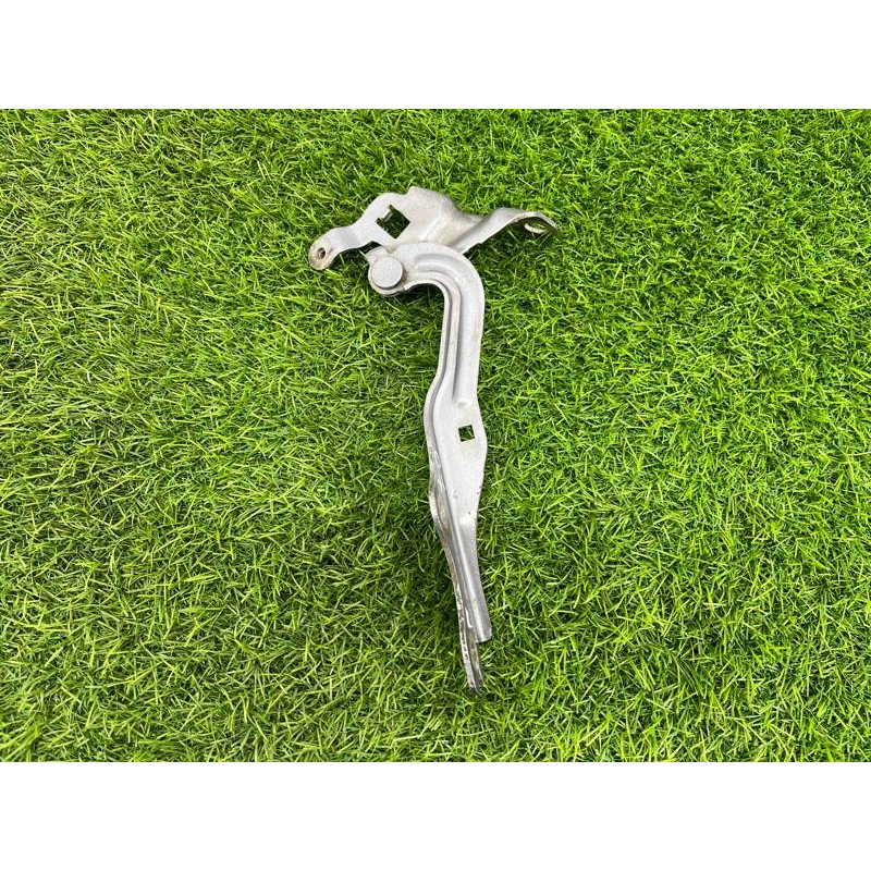 Петля капота (кузов и элементы) Mazda 6 GG 2004 2.0 RF5 GJ6A52410A