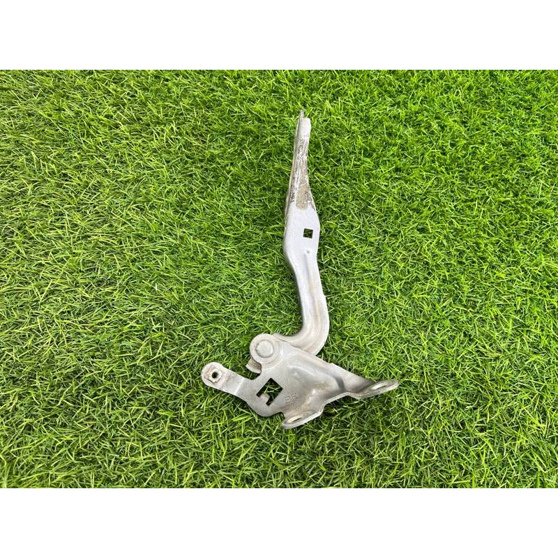 Петля капота (кузов и элементы) Mazda 6 GG 2004 2.0 RF5 GJ6A52410A