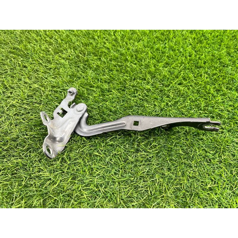 Петля капота (кузов и элементы) Mazda 6 GG 2007 2.0 RF7J GJ6A52410A