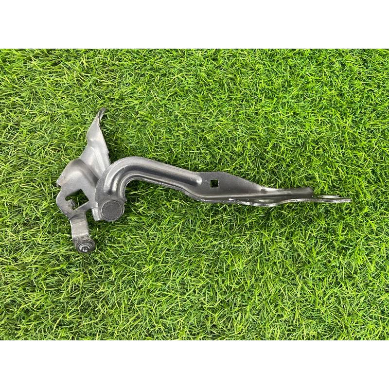 Петля капота (кузов и элементы) Mazda 6 GG 2007 2.0 RF7J GJ6A52410A