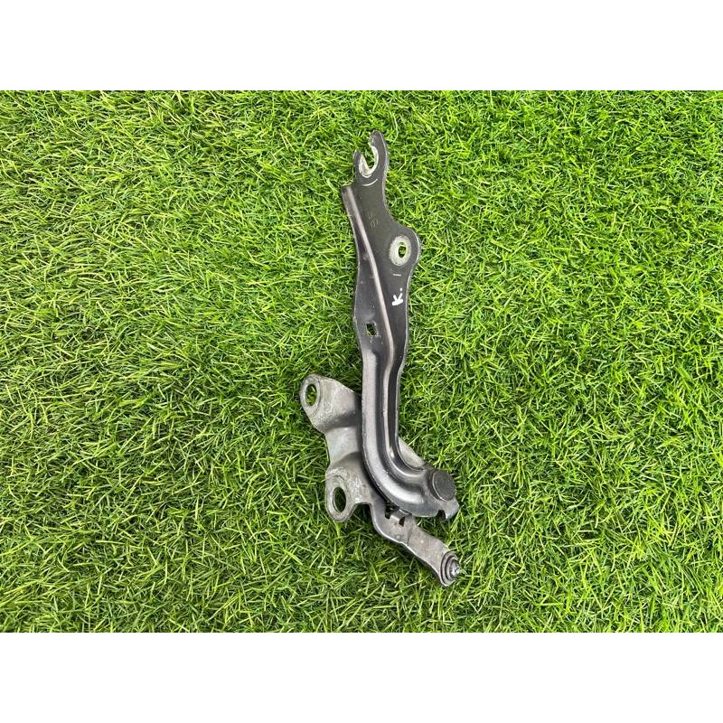 Петля капота (кузов и элементы) Mazda 6 GG 2007 2.0 RF7J GJ6A52410A