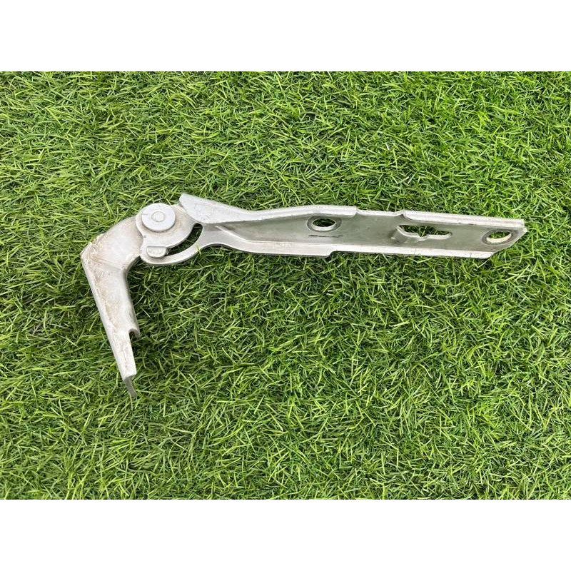 Петля капота (кузов и элементы) AUDI A4 B6 2003 2.0 ALT 8E0823301F