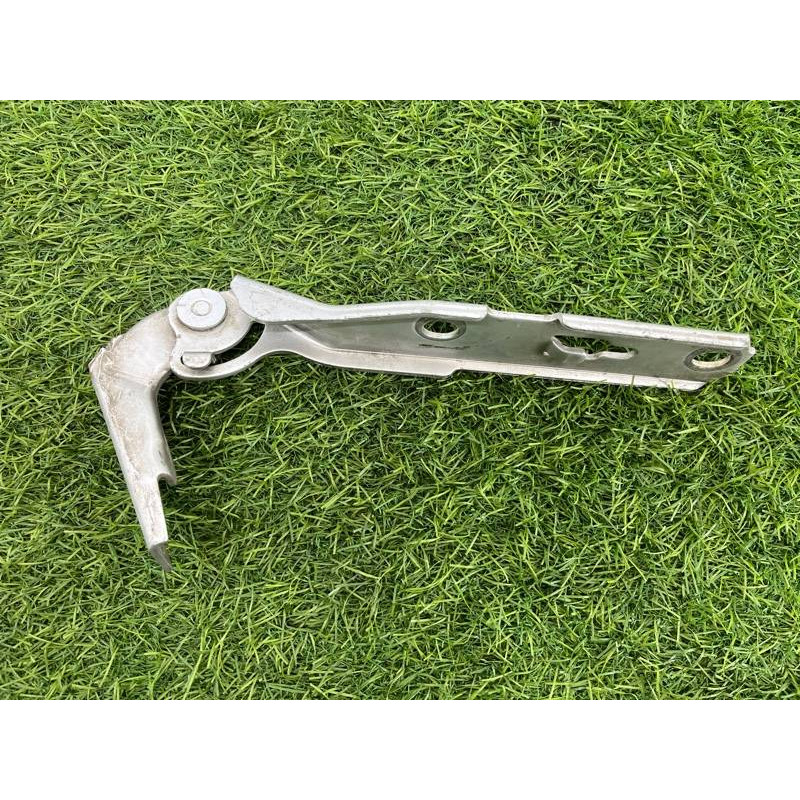 Петля капота (кузов и элементы) AUDI A4 B6 2003 2.0 ALT 8E0823301F