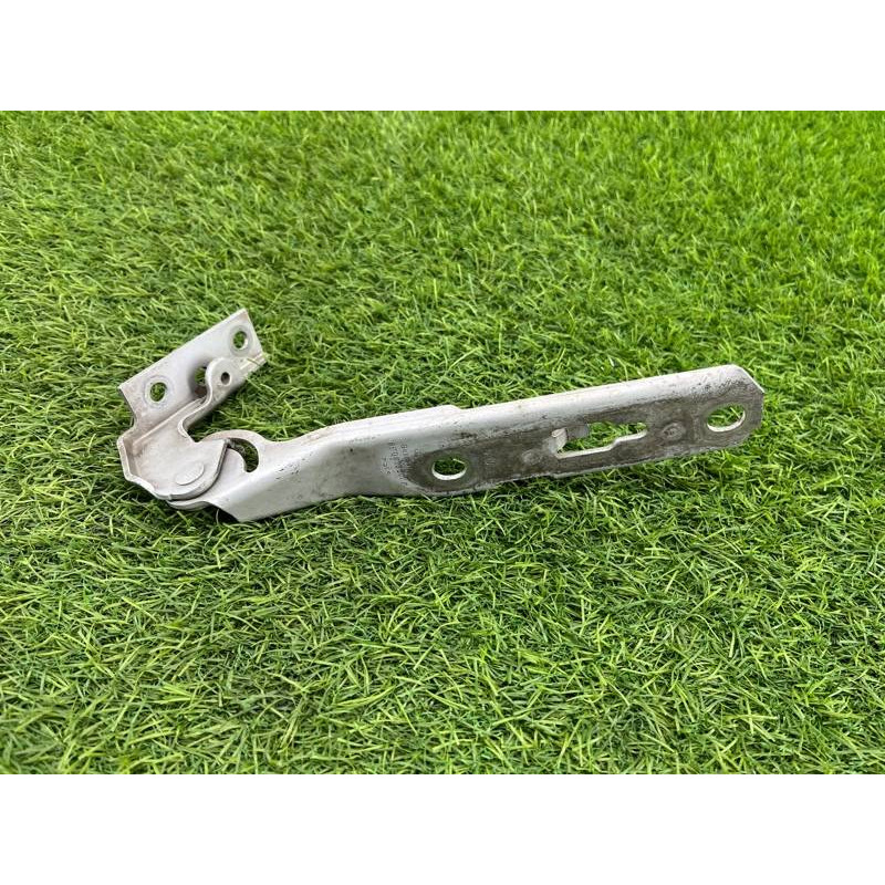 Петля капота (кузов и элементы) AUDI A4 B6 2003 2.0 ALT 8E0823301F