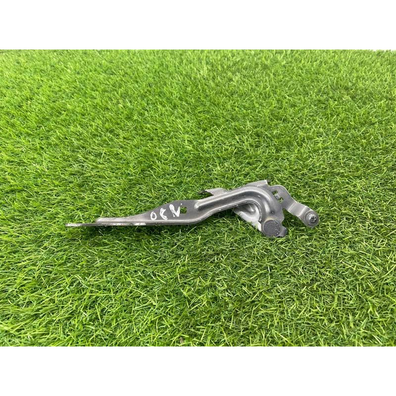 Петля капота (кузов и элементы) Mazda 6 GG 2002 2.0 RF5 GJ6A52420A