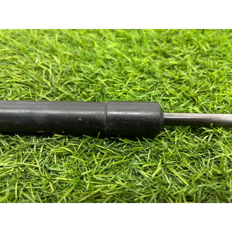 Амортизатор багажника (кузов и элементы) AUDI A4 B6 2003 1.8 BFB 4B5827552G