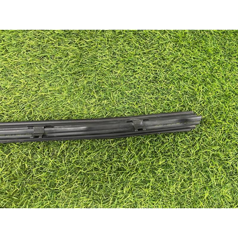 Внутрішній молдинг скла (зовнішні елементи кузова) BMW 3-series E92 2010 3.0 N54 51337119090