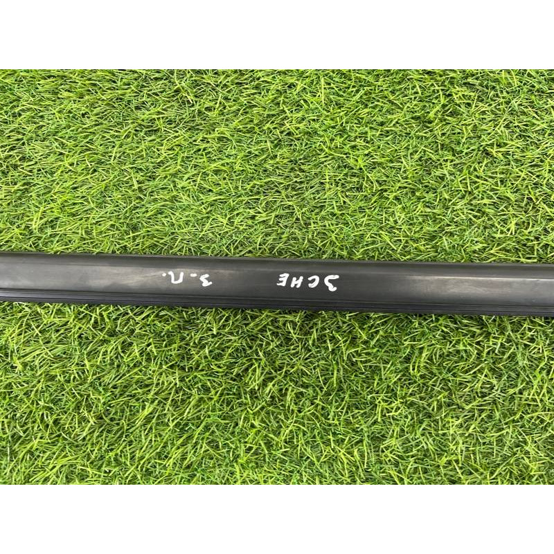 Молдинг скла (кузов і елементи) Jeep Cherokee Trailhawk 2014 2.4 68156232AA