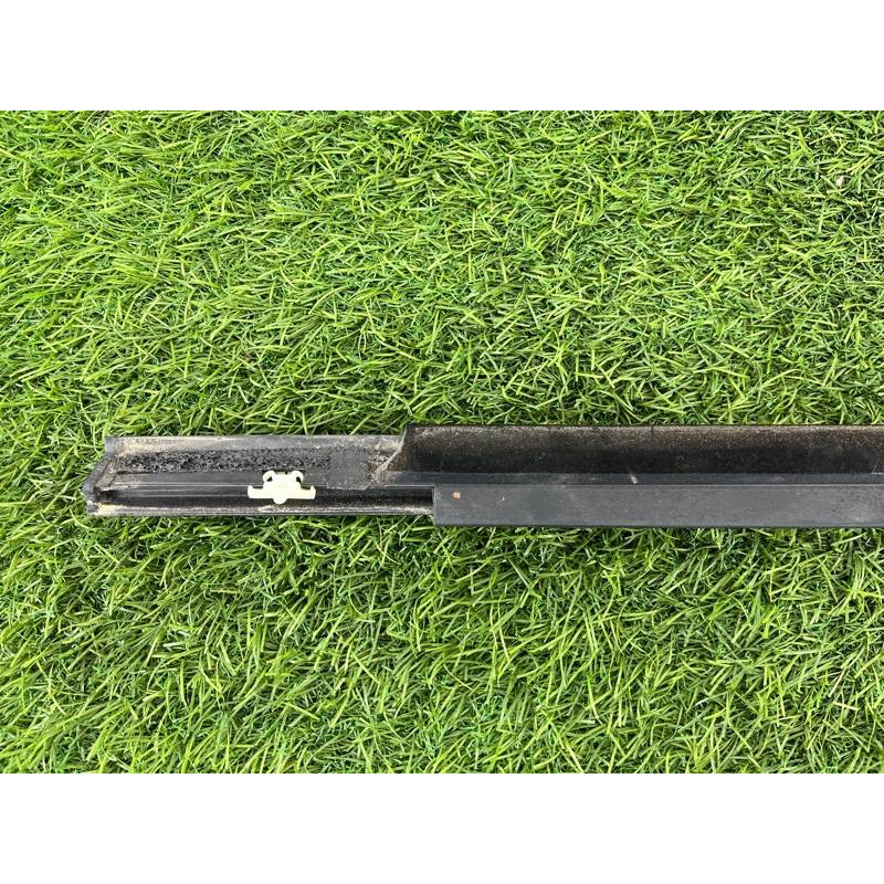 Молдинг скла (кузов і елементи) Jeep Cherokee Trailhawk 2014 2.4 68156232AA