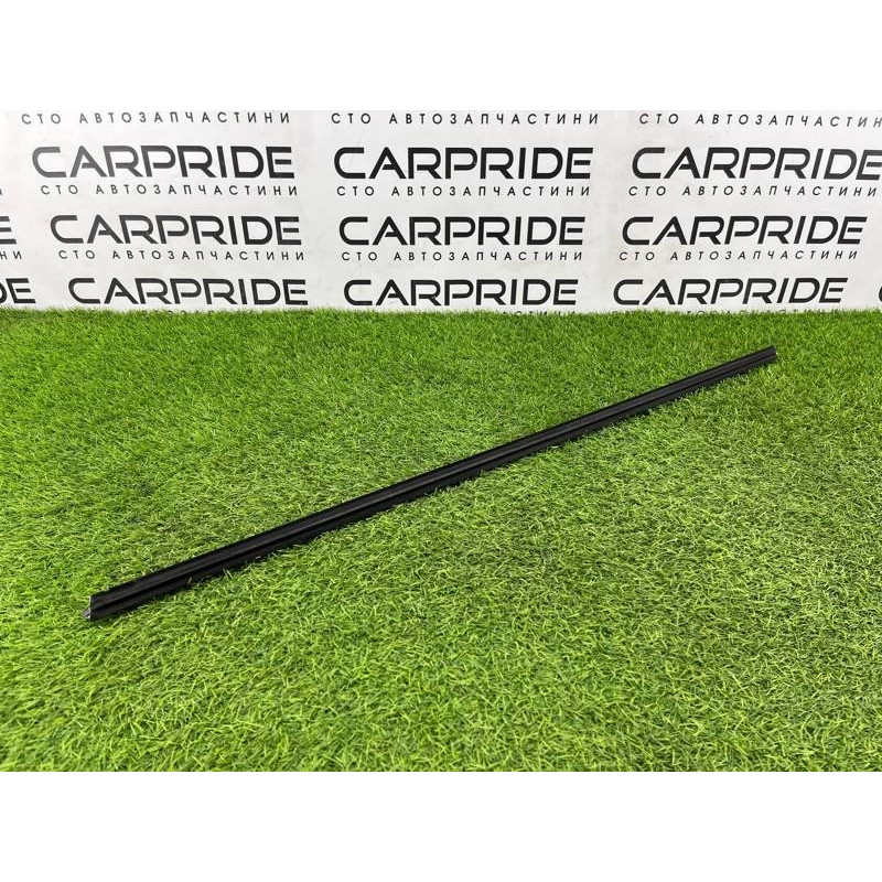 Молдинг скла (кузов і елементи) BMW 3-series E93 2010 3.0 N52 51337173552