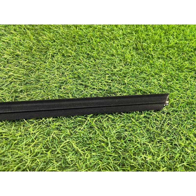 Молдинг скла (кузов і елементи) BMW 3-series E93 2010 3.0 N52 51337173552