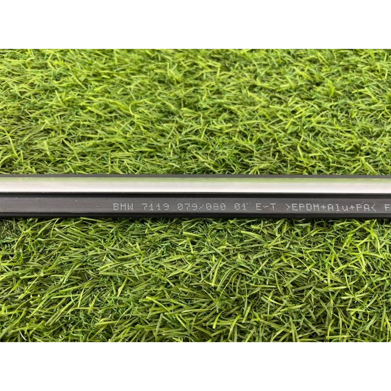 Молдинг скла (кузов і елементи) BMW 3-series E93 2010 3.0 N52 51337173552