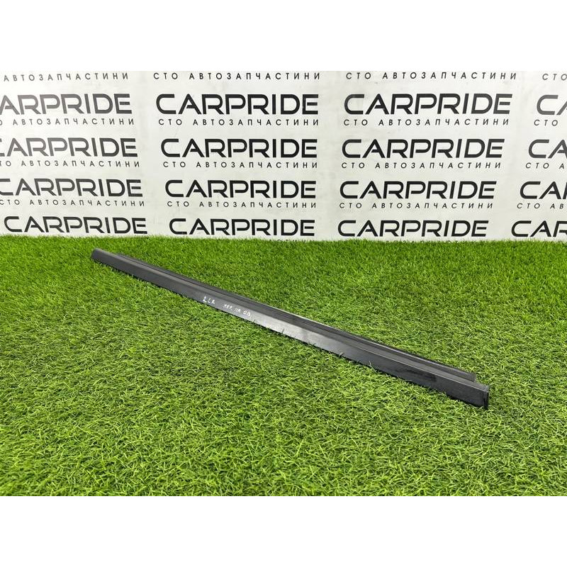 Молдинг стекла (кузов и элементы) LAND ROVER Range Rover P38 1996 4.6 Lucas ALR3146