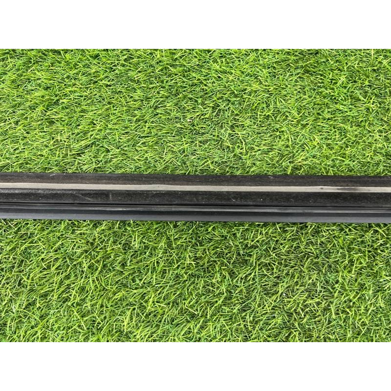 Молдинг стекла (кузов и элементы) LAND ROVER Range Rover P38 1996 4.6 Lucas ALR3146