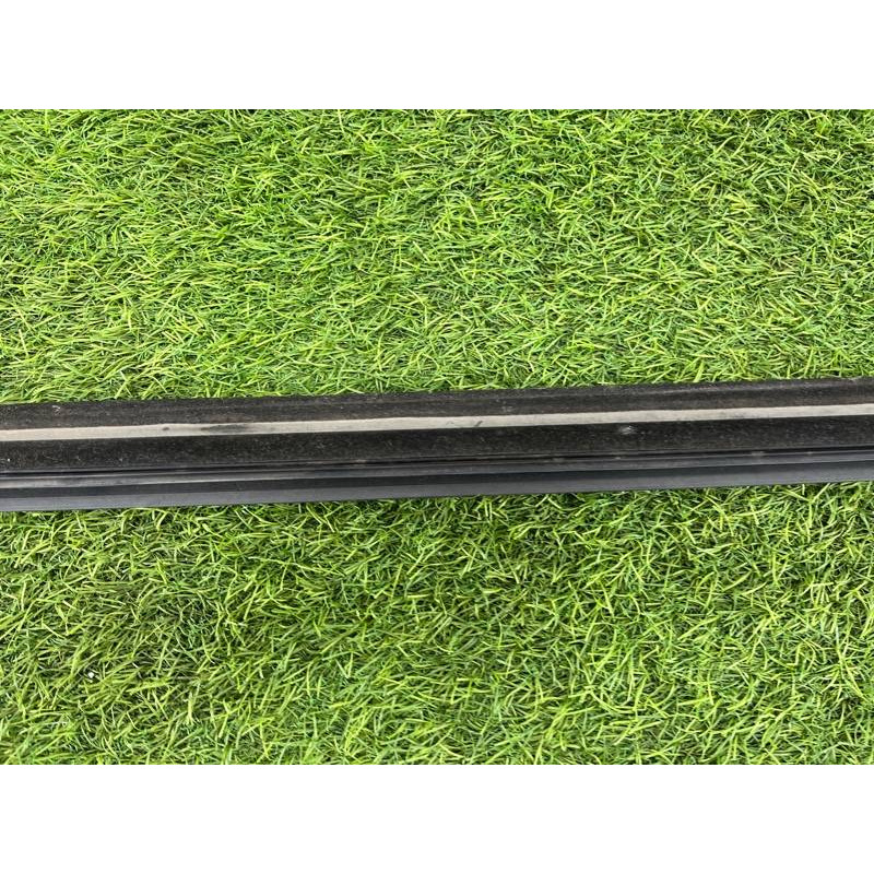 Молдинг стекла (кузов и элементы) LAND ROVER Range Rover P38 1996 4.6 Lucas ALR3146