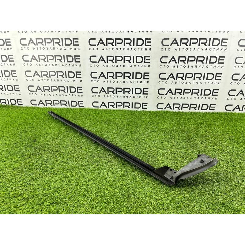 Внутрішній молдинг скла (зовнішні елементи кузова) BMW 3-series E93 2010 3.0 N52 51337187084