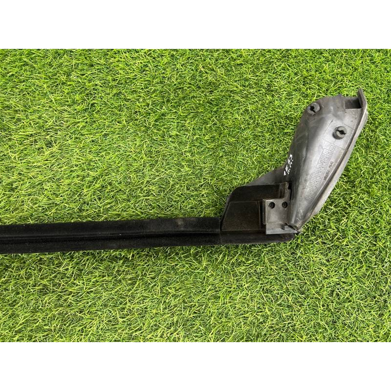 Внутрішній молдинг скла (зовнішні елементи кузова) BMW 3-series E93 2010 3.0 N52 51337187084