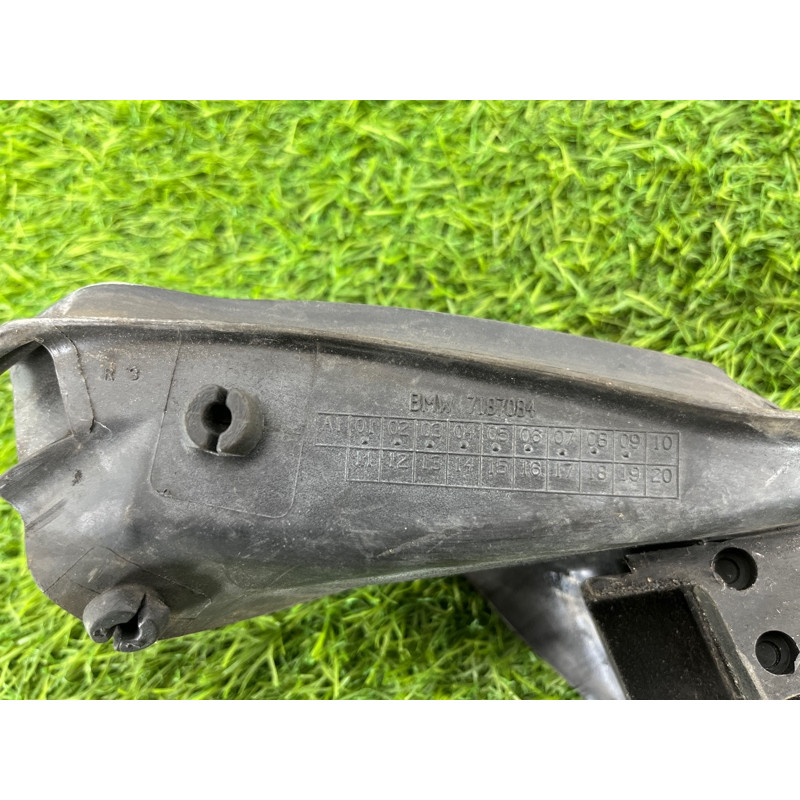 Внутрішній молдинг скла (зовнішні елементи кузова) BMW 3-series E93 2010 3.0 N52 51337187084