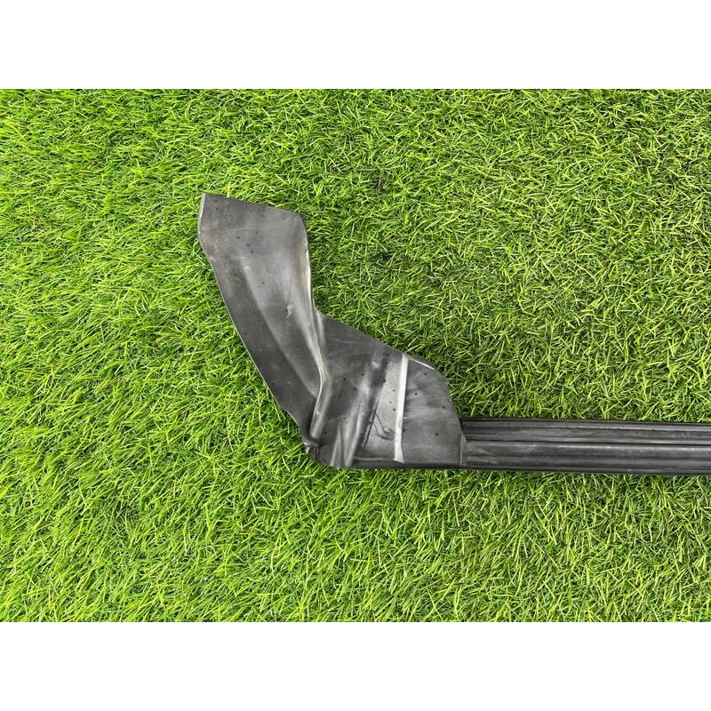 Внутрішній молдинг скла (зовнішні елементи кузова) BMW 3-series E93 2010 3.0 N52 51337187084