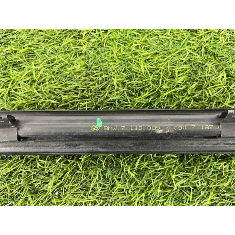 Внутрішній молдинг скла (зовнішні елементи кузова) BMW 3-series E93 2010 3.0 N52 51337187084