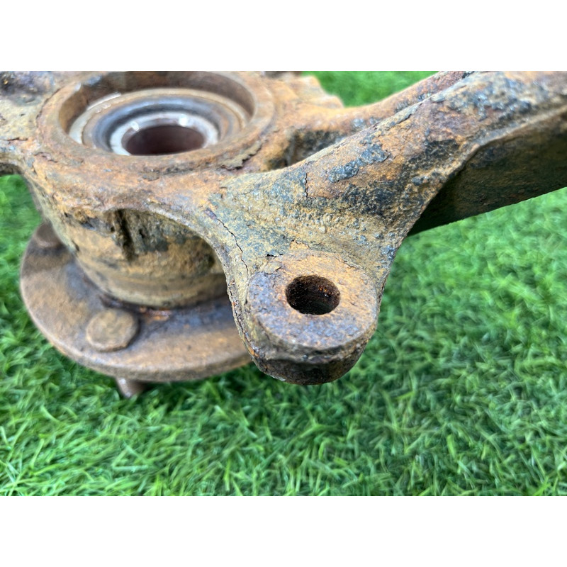 Поворотный кулак (подвеска) Mazda 6 GG 2004 2.0 RF5 GJ6A33030