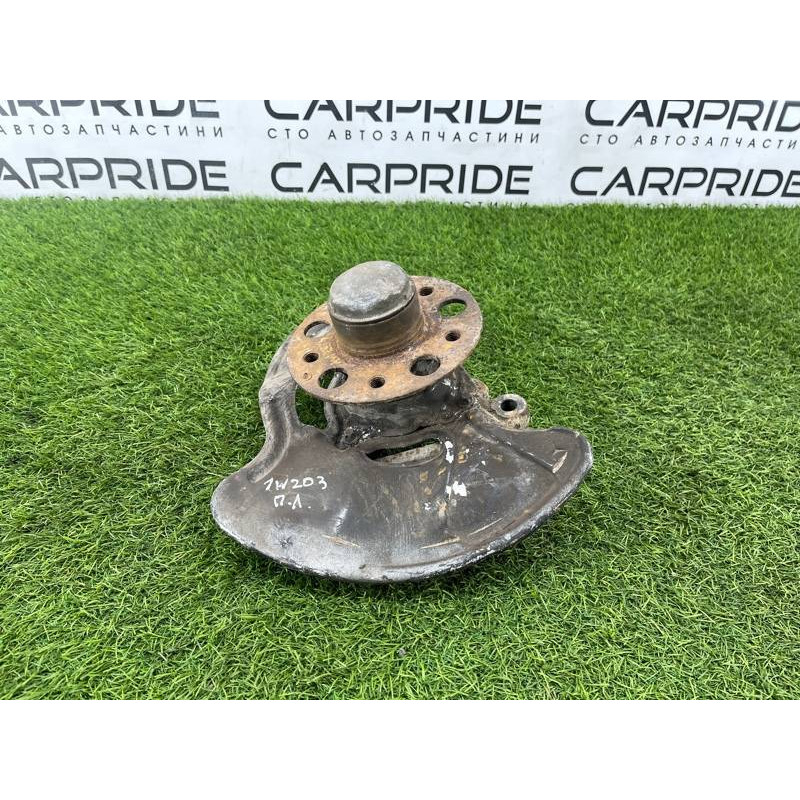 Поворотный кулак (подвеска) Mercedes-Benz C-class W203 1.8 M111.951 A2043320101