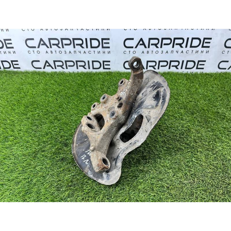 Поворотный кулак (подвеска) Mercedes-Benz C-class W203 1.8 M111.951 A2043320101