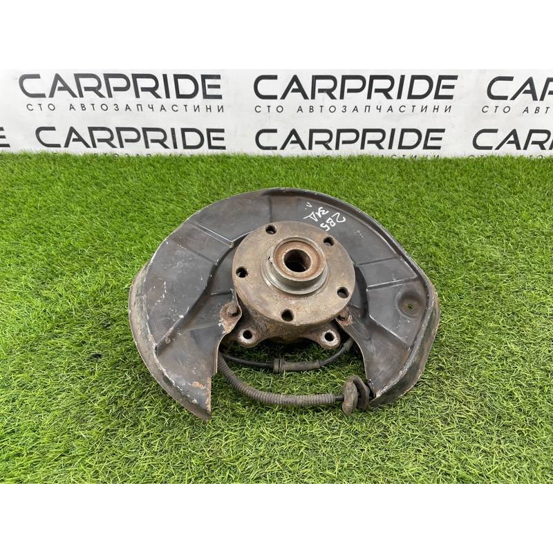 Цапфа подвески (подвеска) Volkswagen Passat B5 2003 2.5 AKN 8E0505435N