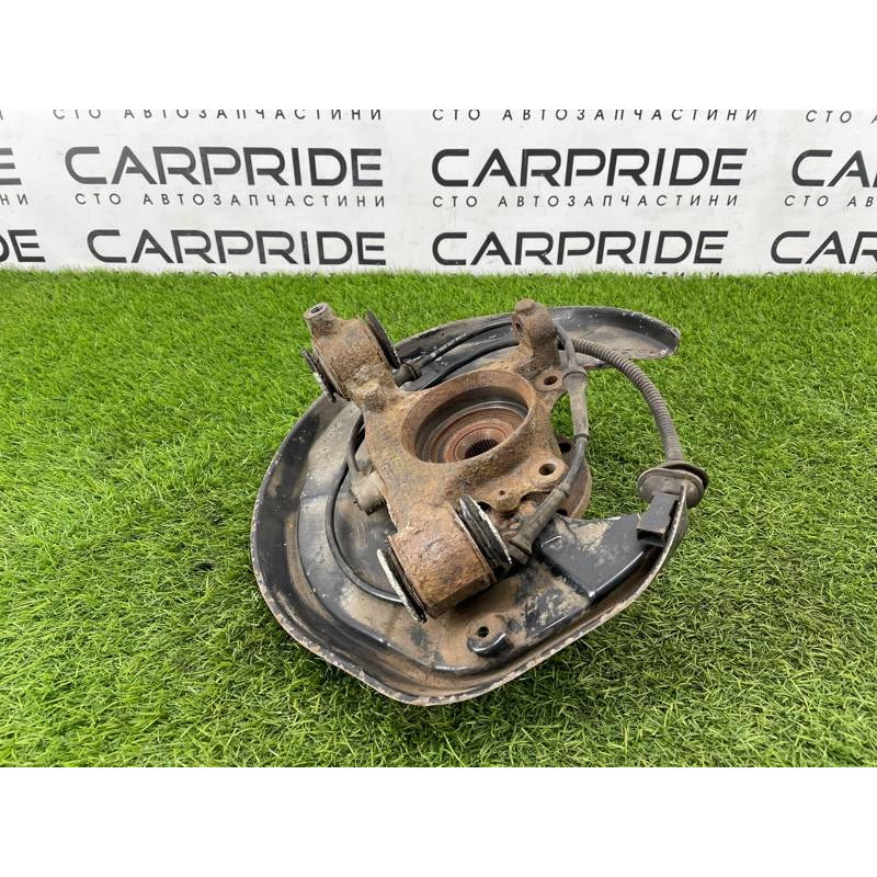 Цапфа подвески (подвеска) Volkswagen Passat B5 2003 2.5 AKN 8E0505435N