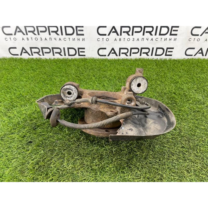 Цапфа подвески (подвеска) Volkswagen Passat B5 2003 2.5 AKN 8E0505435N