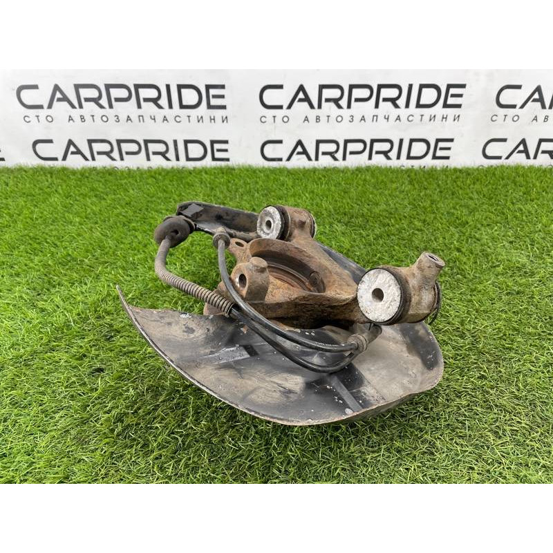 Цапфа подвески (подвеска) Volkswagen Passat B5 2003 2.5 AKN 8E0505435N