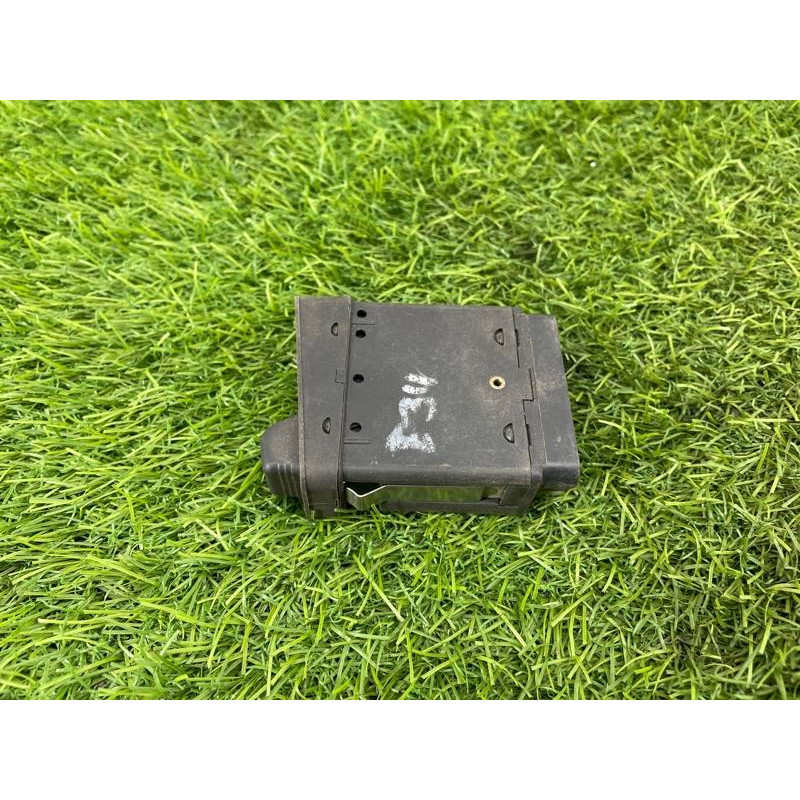 Кнопка противотуманных фар (электрика / кнопки) BMW 5-series E34 61311384007