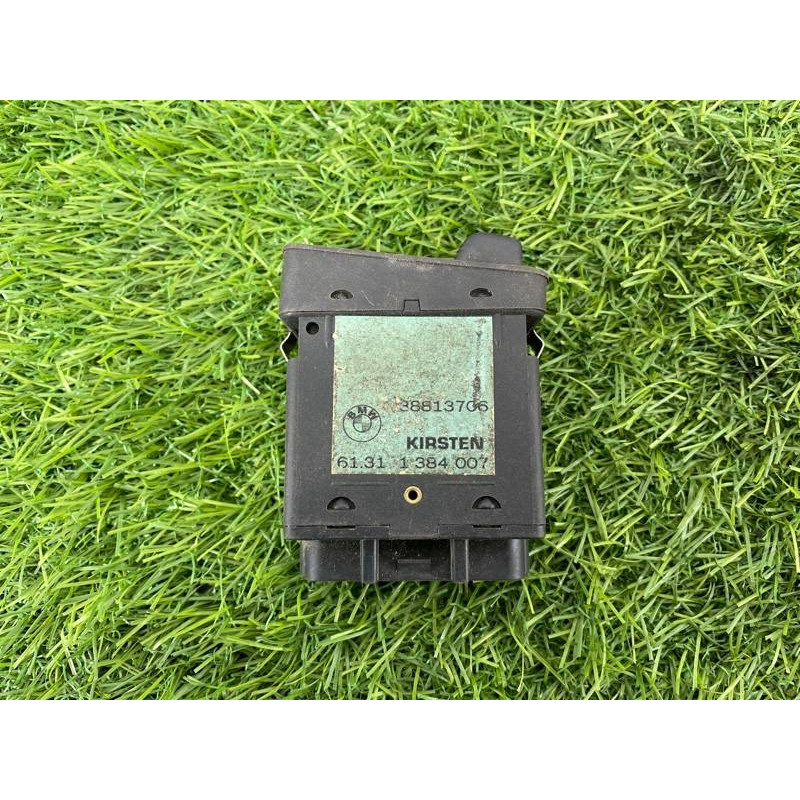 Кнопка противотуманных фар (электрика / кнопки) BMW 5-series E34 61311384007