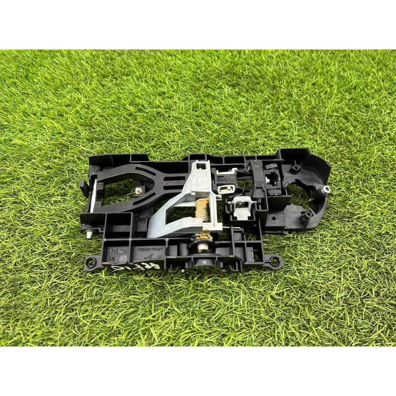 Кронштейн ручки дверей (кузов і елементи) BMW 5-series F10 2011 3.0 N55B30 51217175650